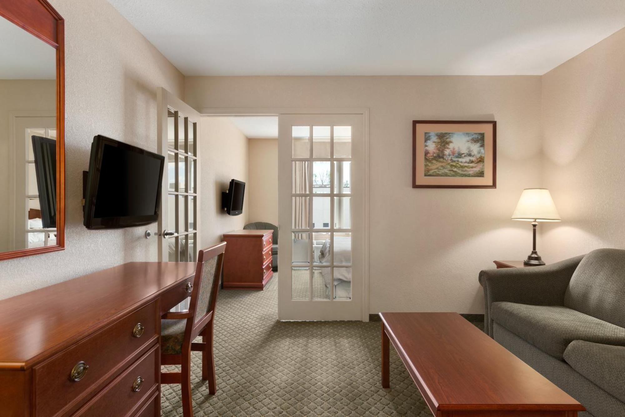 Days Inn & Suites By Wyndham Winkler Exterior foto